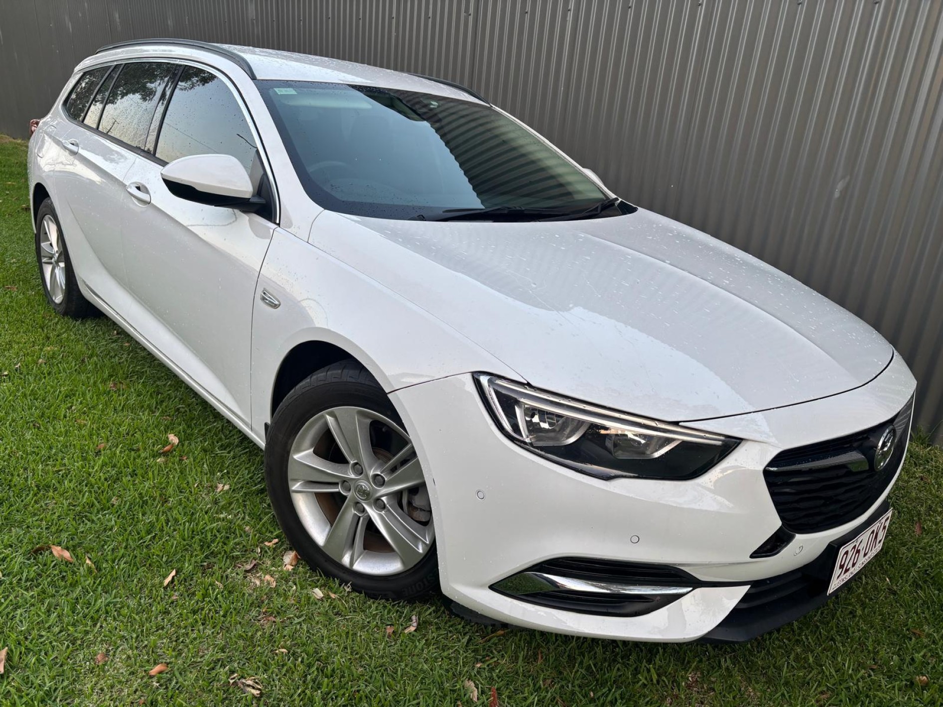 Moorooka2 HOLDEN COMMODORE